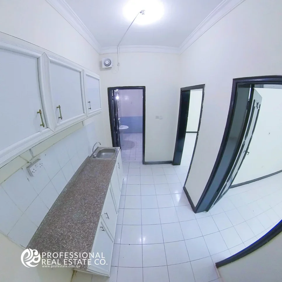 1 Bedrooms  Apartment  For Rent  in Doha -  Umm Lekhba  Not Furnished