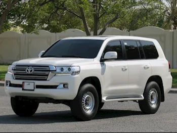  Toyota  Land Cruiser  GXR  2016  Manual  120,000 Km  6 Cylinder  Four Wheel Drive (4WD)  SUV  White  With Warranty