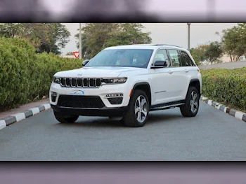 Jeep  Grand Cherokee  Limited  2024  Automatic  0 Km  6 Cylinder  Four Wheel Drive (4WD)  SUV  White  With Warranty