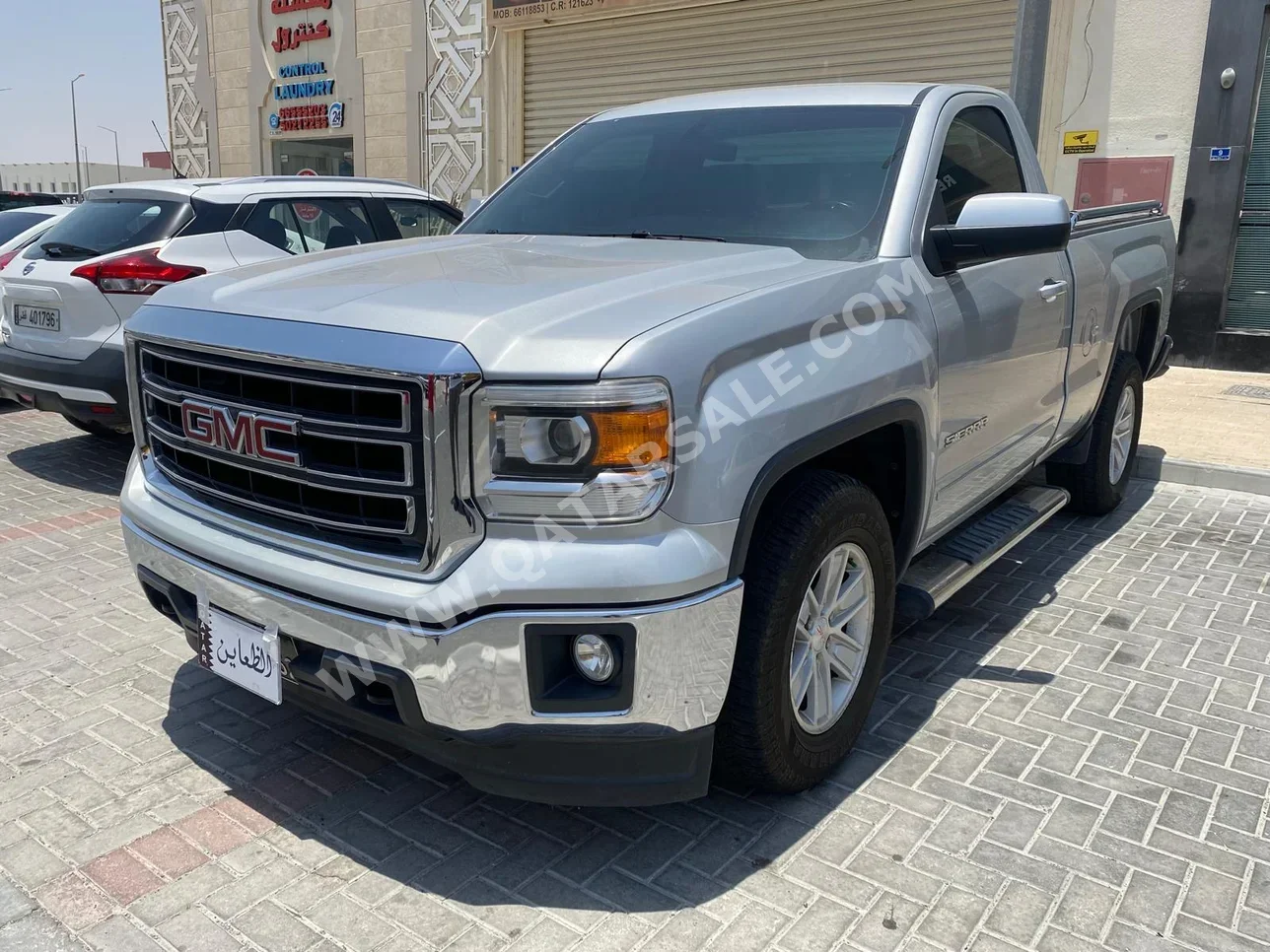 GMC  Sierra  1500  2014  Automatic  137,000 Km  8 Cylinder  Four Wheel Drive (4WD)  Pick Up  Silver