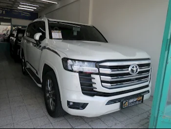 Toyota  Land Cruiser  GXR Twin Turbo  2023  Automatic  29,000 Km  6 Cylinder  Four Wheel Drive (4WD)  SUV  White  With Warranty