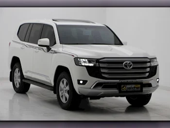 Toyota  Land Cruiser  GXR  2024  Automatic  28,000 Km  6 Cylinder  Four Wheel Drive (4WD)  SUV  White  With Warranty