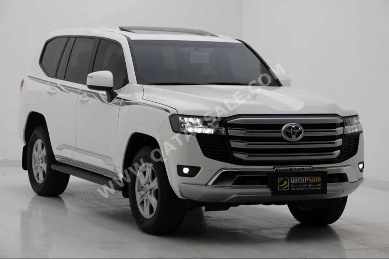 Toyota  Land Cruiser  GXR  2024  Automatic  28,000 Km  6 Cylinder  Four Wheel Drive (4WD)  SUV  White  With Warranty
