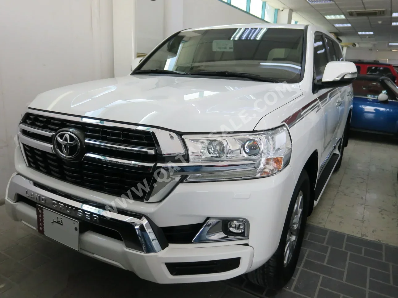 Toyota  Land Cruiser  GXR  2021  Automatic  90,000 Km  8 Cylinder  Four Wheel Drive (4WD)  SUV  White