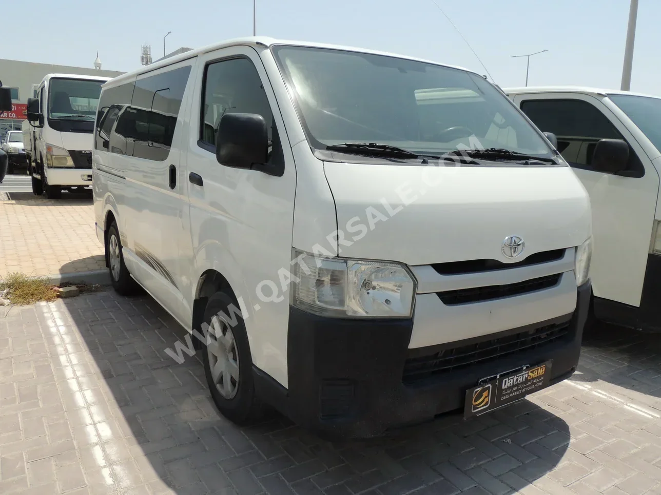 Toyota  Hiace  2015  Manual  221,000 Km  4 Cylinder  Rear Wheel Drive (RWD)  Van / Bus  White