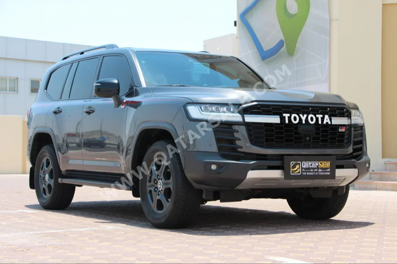 Toyota  Land Cruiser  GR Sport Twin Turbo  2022  Automatic  145,000 Km  6 Cylinder  Four Wheel Drive (4WD)  SUV  Gray