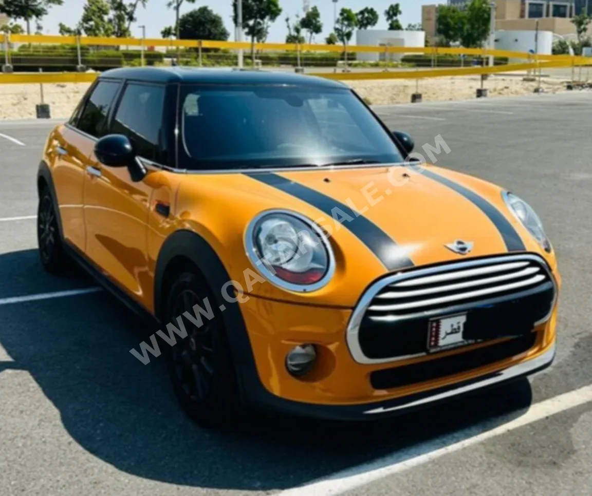 Mini  Cooper  2016  Automatic  98,000 Km  3 Cylinder  Front Wheel Drive (FWD)  Hatchback  Yellow