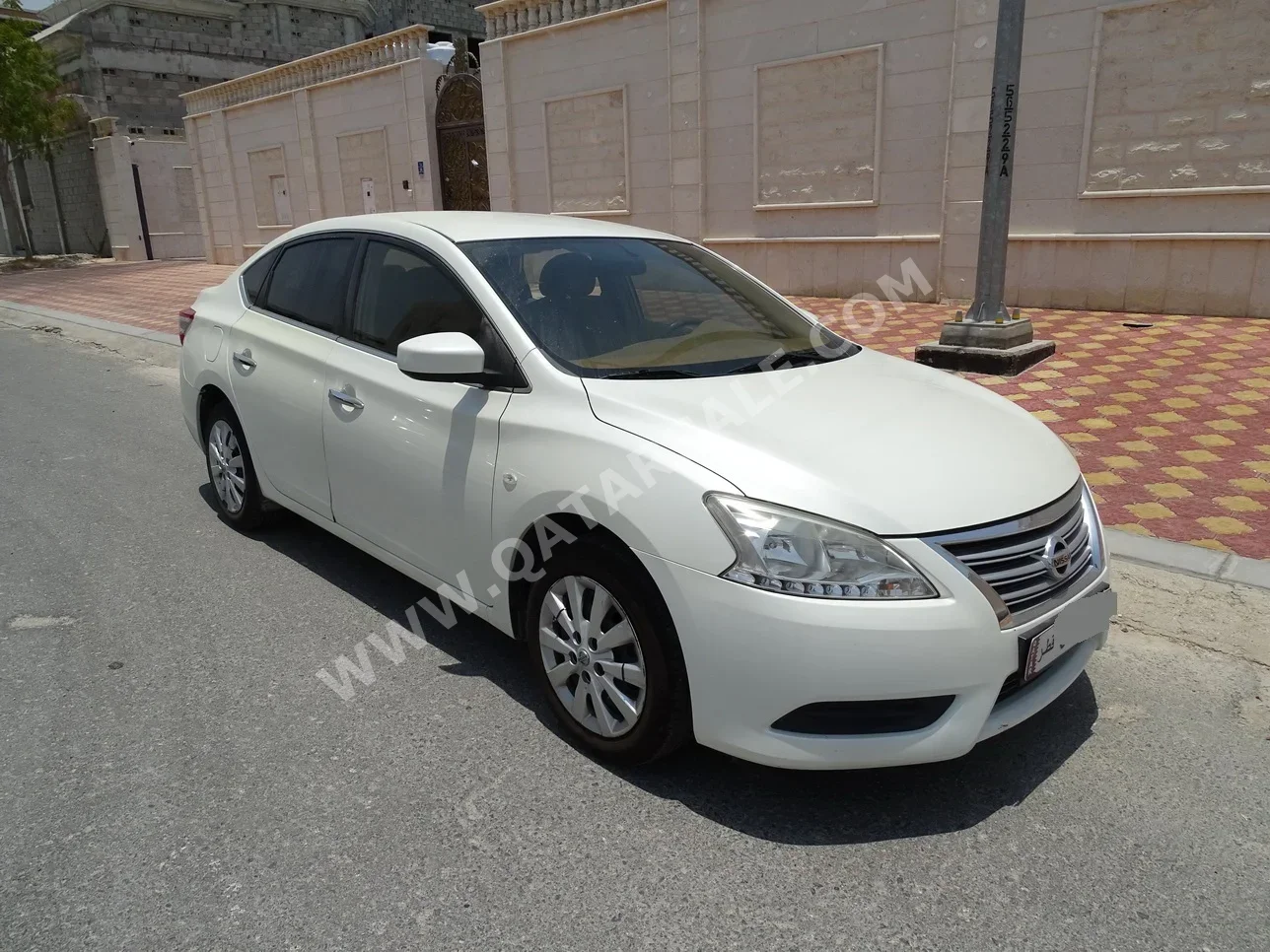 Nissan  Sentra  2017  Automatic  69,000 Km  4 Cylinder  Front Wheel Drive (FWD)  Sedan  White