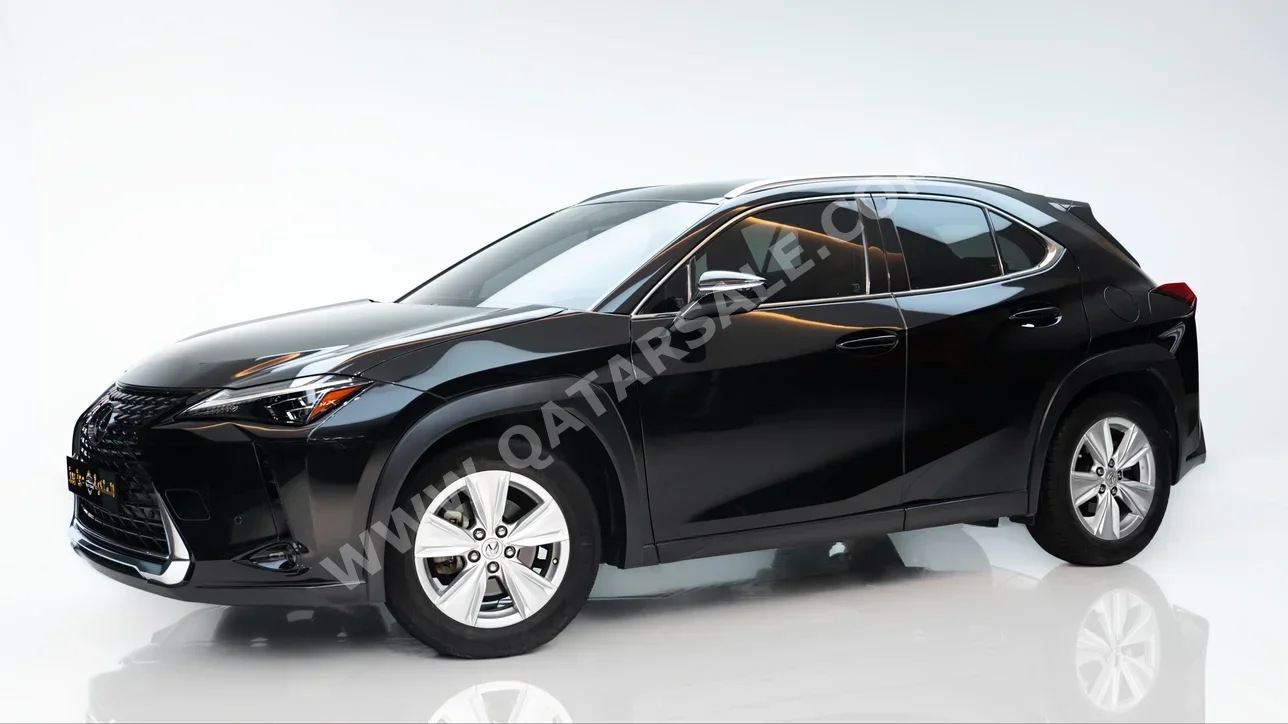Lexus  UX  200  2020  Automatic  52٬000 Km  4 Cylinder  Four Wheel Drive (4WD)  Hatchback  Black