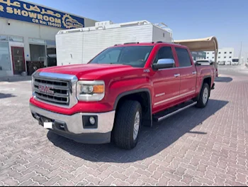 GMC  Sierra  1500  2014  Automatic  200,000 Km  8 Cylinder  Four Wheel Drive (4WD)  Pick Up  Red