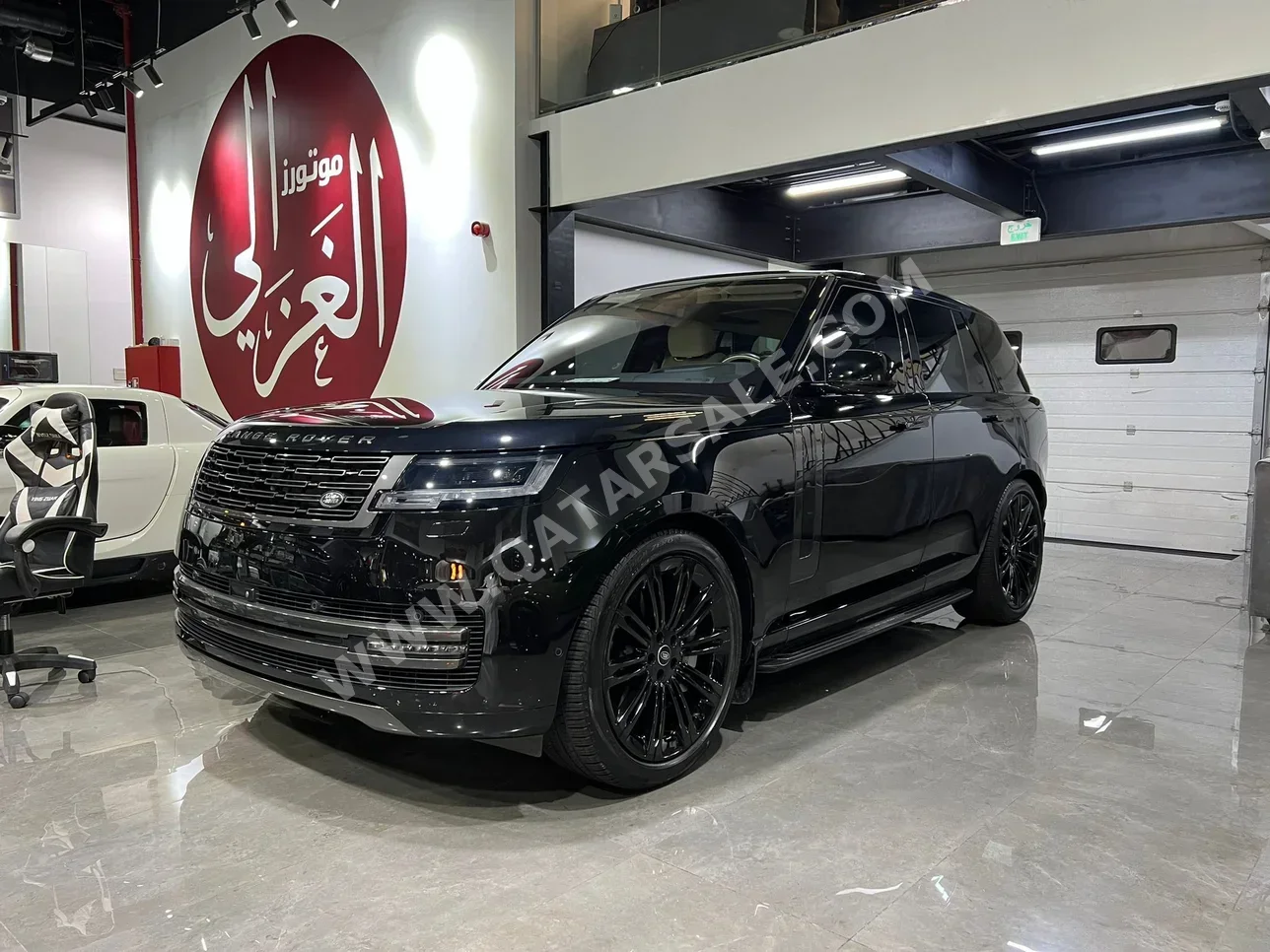 Land Rover  Range Rover  Vogue HSE  2023  Automatic  48,000 Km  8 Cylinder  Four Wheel Drive (4WD)  SUV  Black  With Warranty