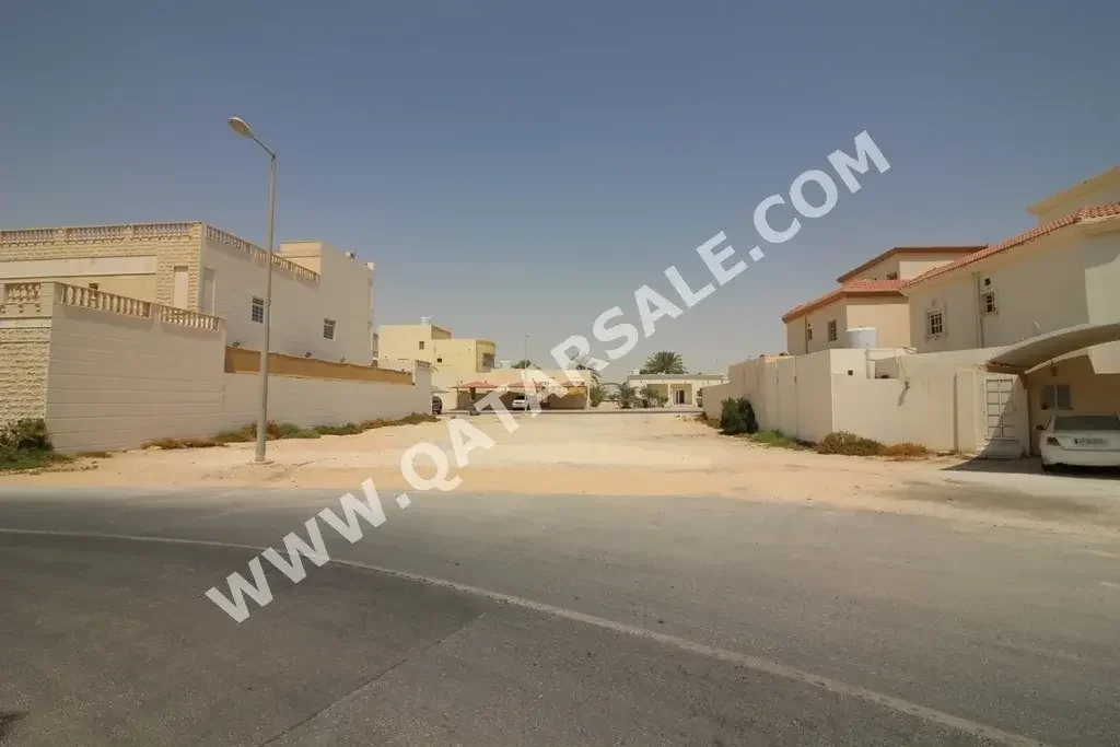 Lands For Sale in Al Khor  - Al Khor  -Area Size 886 Square Meter