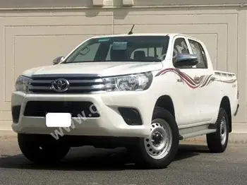 Toyota  Hilux  2021  Automatic  0 Km  4 Cylinder  Four Wheel Drive (4WD)  Pick Up  White  With Warranty