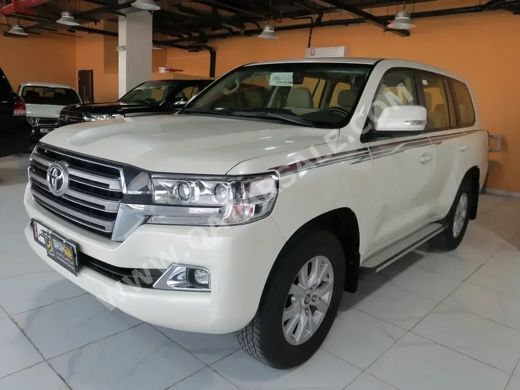 Toyota  Land Cruiser  GXR  2021  Automatic  31,000 Km  6 Cylinder  Four Wheel Drive (4WD)  SUV  White  With Warranty