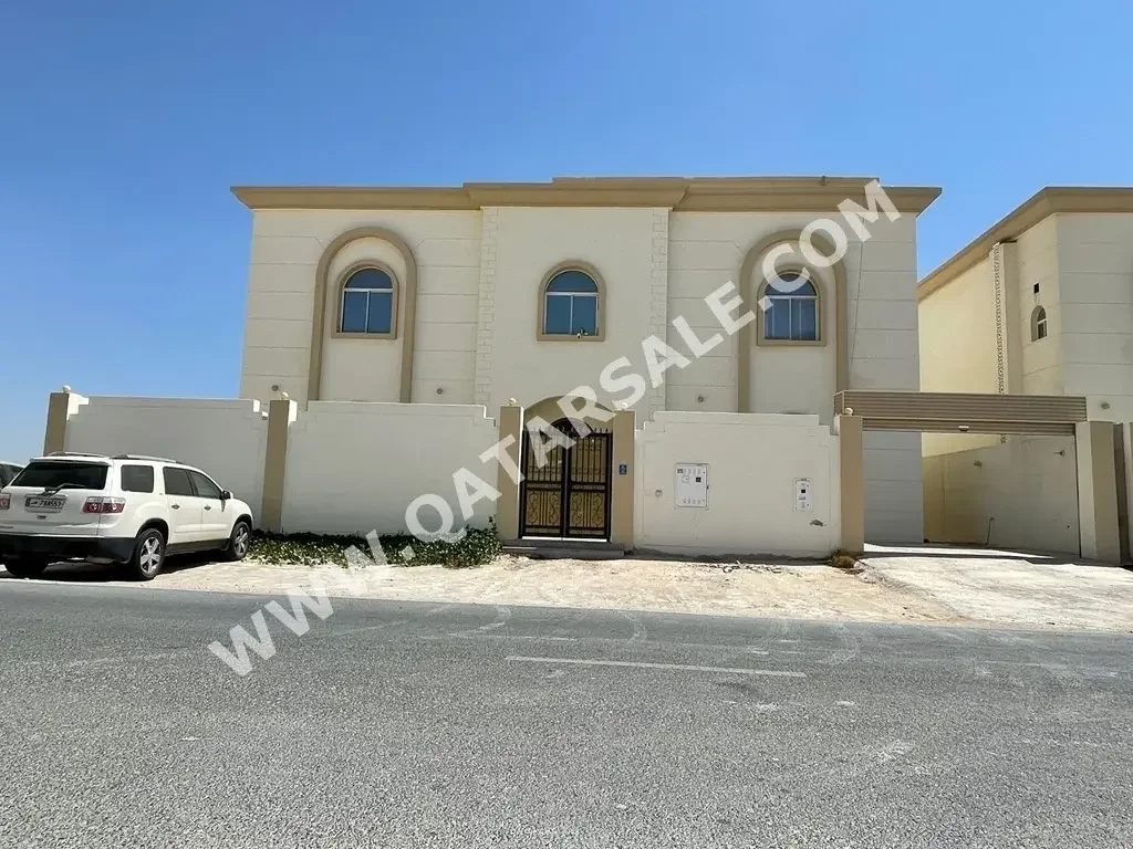 Family Residential  - Semi Furnished  - Al Daayen  - Umm Qarn  - 7 Bedrooms