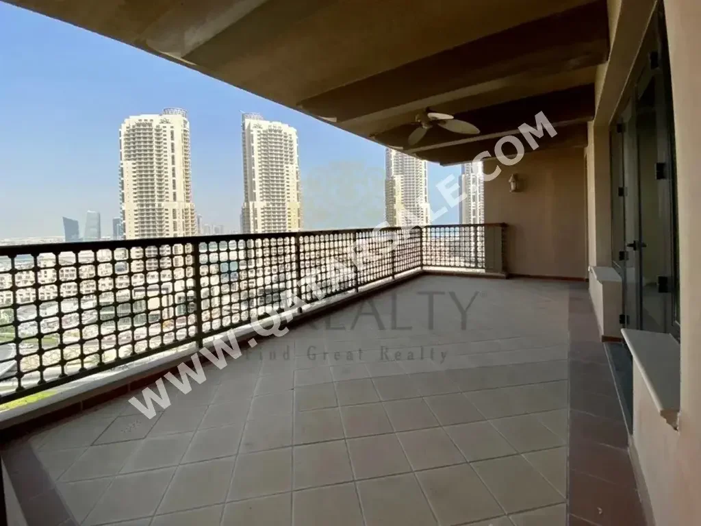 2 غرف نوم  شقة  للبيع  في الدوحة -  اللؤلؤة  غير مفروشة