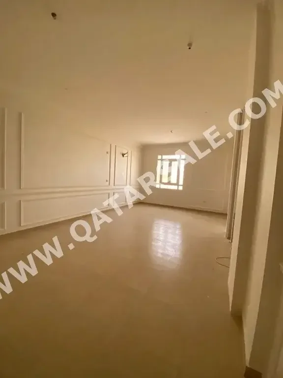 Family Residential  - Not Furnished  - Doha  - Al Maamoura  - 7 Bedrooms