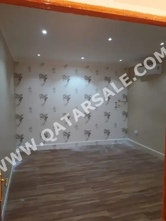 Labour Camp 1 Bedrooms  Apartment  For Rent  in Lusail -  Al Kharayej  Not Furnished