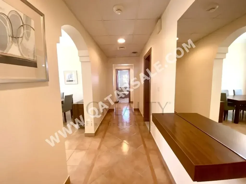 2 غرف نوم  شقة  للايجار  في الدوحة -  الخليج الغربي  مفروشة بالكامل