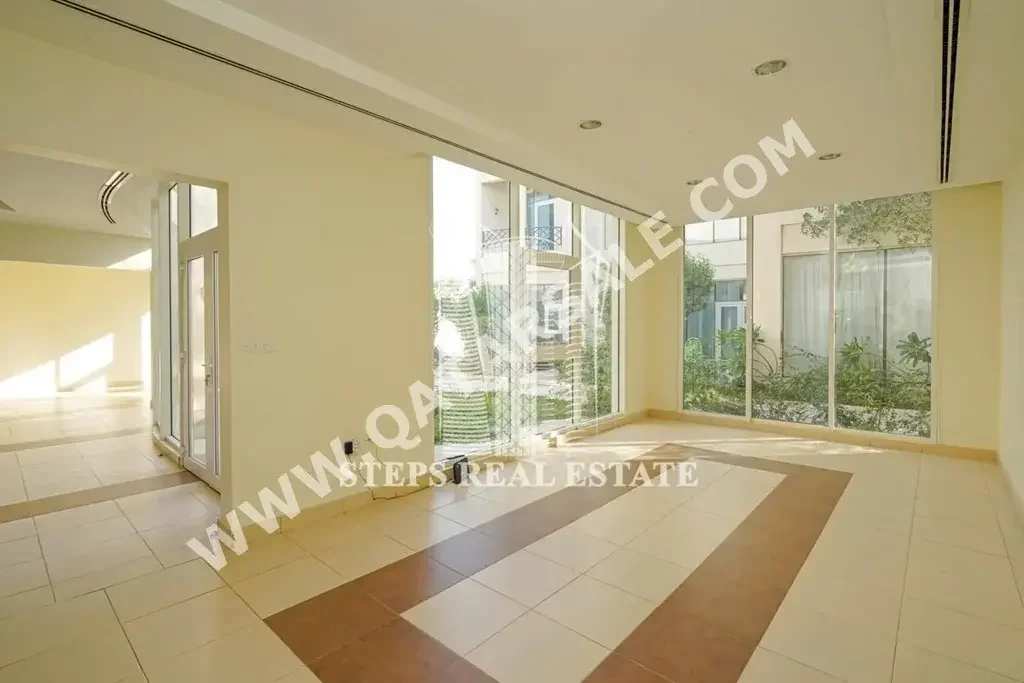 Family Residential  - Not Furnished  - Doha  - West Bay Lagoon  - 5 Bedrooms