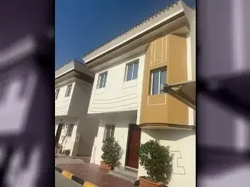 Family Residential  - Not Furnished  - Al Rayyan  - Al Aziziyah  - 4 Bedrooms